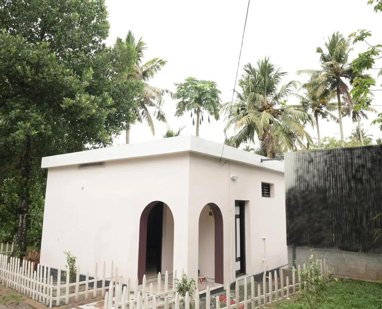 Inara Varkala Apartment 0*,